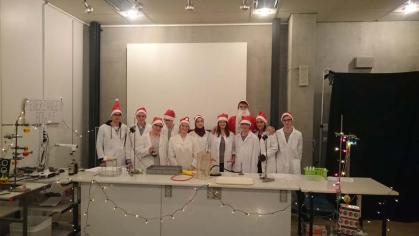 Chemie-Show beim Weihnachtsbazar