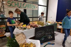 Schulgarten beim Weihnachtsbazar