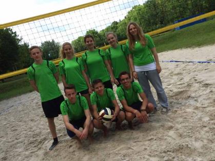 Für das Apian-Gymnasium traten beim Stadtfinale folgende Schülerinnen und Schüler an (von links nach rechts):  Stefan Eberl (10 D); Jana Schäfer (10 D);  Teresa Kurz; Isabella Hilß ( beide Q11); Marie Ottowitz (10 C; verletzte sich beim Aufwärmen leider . Gute Besserung!); (vorne kniend) Lukas Steinzhorn (10 D; spielte im Jungen-Doppel gegen die RS); Markus Keilwerth (10 D); Manuel Rieder (10 F)