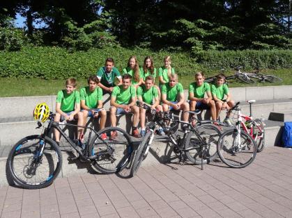 Neue Trikots für Apian-Sportmannschaften