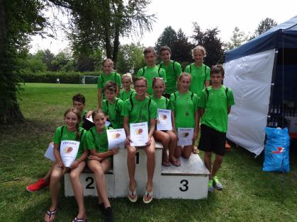 Neue Trikots für Apian-Sportmannschaften