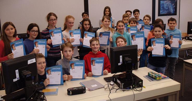 Teilnehmer/innen am Informatik-Biber