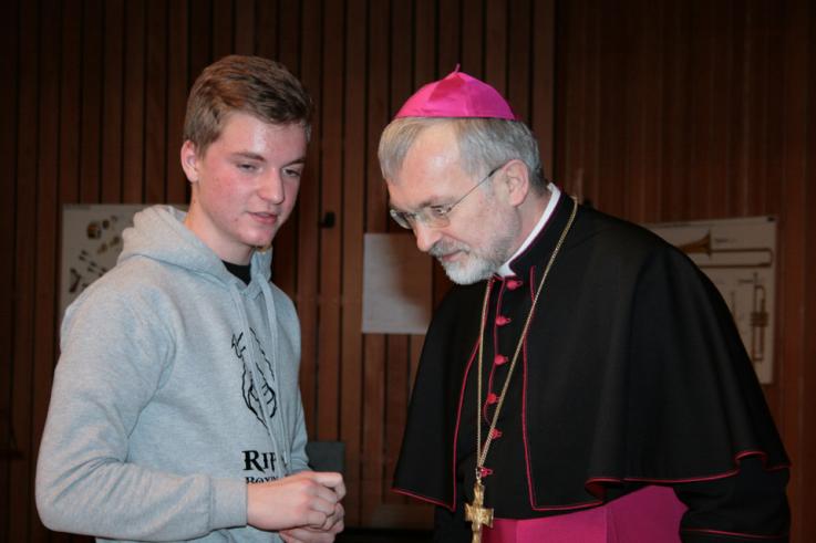 Bischof Gregor Maria Hanke, OSB, zu Besuch im Schulzentrum