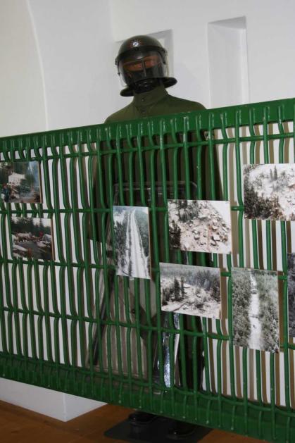 Originaler Absperrzaun aus Wackersdorf – lädiert durch gewalttätige Ausschreitungen zwischen Atomkraftgegnern und der Polizei