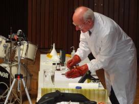 Berufsorientierung und chemische Versuche