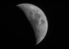 Der Mond, wie er durch das Teleskop zu sehen war