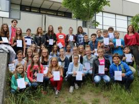 Tipp-Profis erhalten Urkunden