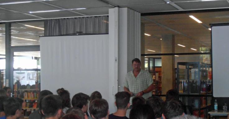 Besuch von Herrn Wolfgang Kiehl am Apian-Gymnasium 