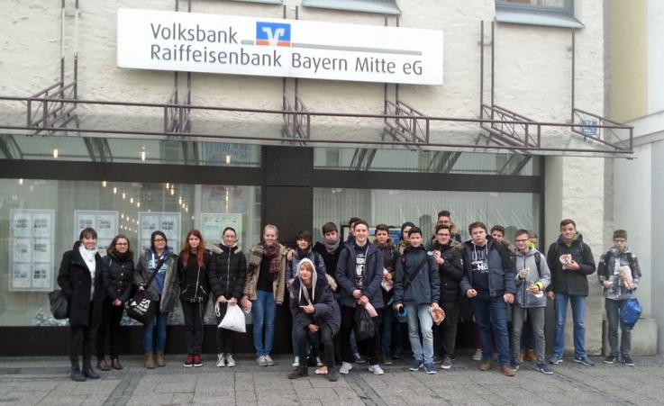 Exkursion zur Hauptstelle der Volksbank Raiffeisenbank Bayern Mitte