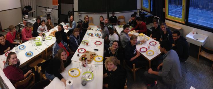 Basteln und Kochen für den Weihnachtsbazar