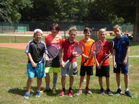 Spannende Spiele für die Tennisjungs