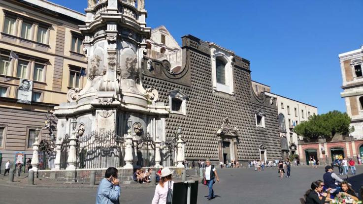 Hinter der Fassade verbirgt sich die Kirche Nuovo Geso