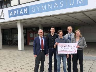 Spendenübergabe vom 10. Charity-Run im Oktober 2017