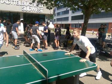 Tombstoning, Calesthenics und Surfen