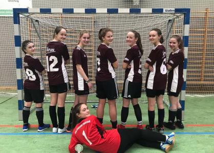 (von links nach rechts): Scholz, Marina, Schröter, Sofie; Redemann, Anna; Bernhardt, Emilie; Eberl, Julia; Trux, Lena; Riedmeyr, Antonia; Lena, Trux; Alissa Sandau (liegend)