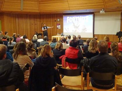 Vortrag: Zwischen Digital Natives und Digital Newbies