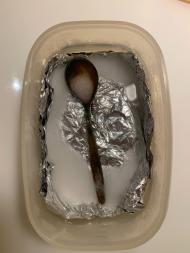 Abb.3:Silberlöffel vor der Reinigung (Salz, Alufolie, heißes Wasser)