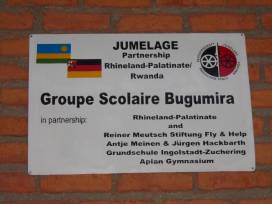 Apian hilft - Schule in Bugumira fertiggestellt