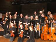 Schülerinnen und Schüler zusammen mit Profis auf der Bühne!