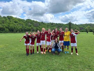 Fußball-Mädels wieder erfolgreich ins Bezirksfinale geballert