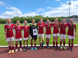 Apian-Mädels gewinnen Platz 2 im Bezirksfinale