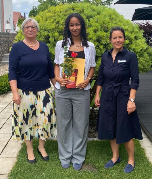 Preisträgerin des Young Women in Public Affairs Awards des ZONTA Clubs Ingolstadt