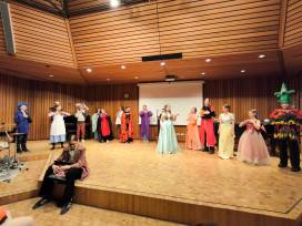 Alice, der Märzhase, der verrückte Hutmacher, Mephisto &amp; Co:  Mitgliederversammmmlung des Apian Freundeskreises mit Überraschungsgästen