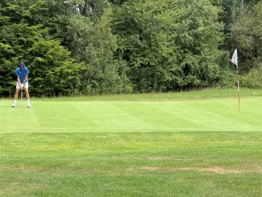 Das Apian auf dem Golfplatz