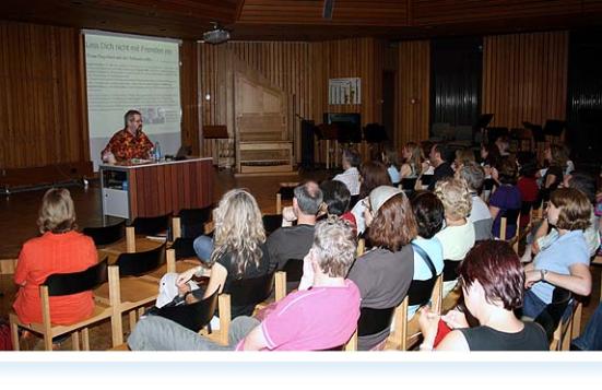 Herr Schönewald bei seinem Vortrag