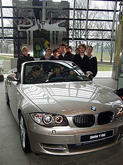 P-Seminar informiert sich über Autoentwicklung