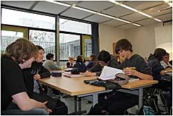 Die Schülerinnen und Schüler bei der Arbeit