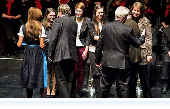 Sonderpreis für lateinische Strophe der Bayernhymne