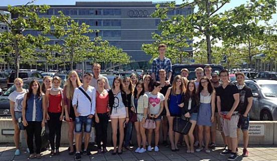Klasse 10 b besucht Audi AG
